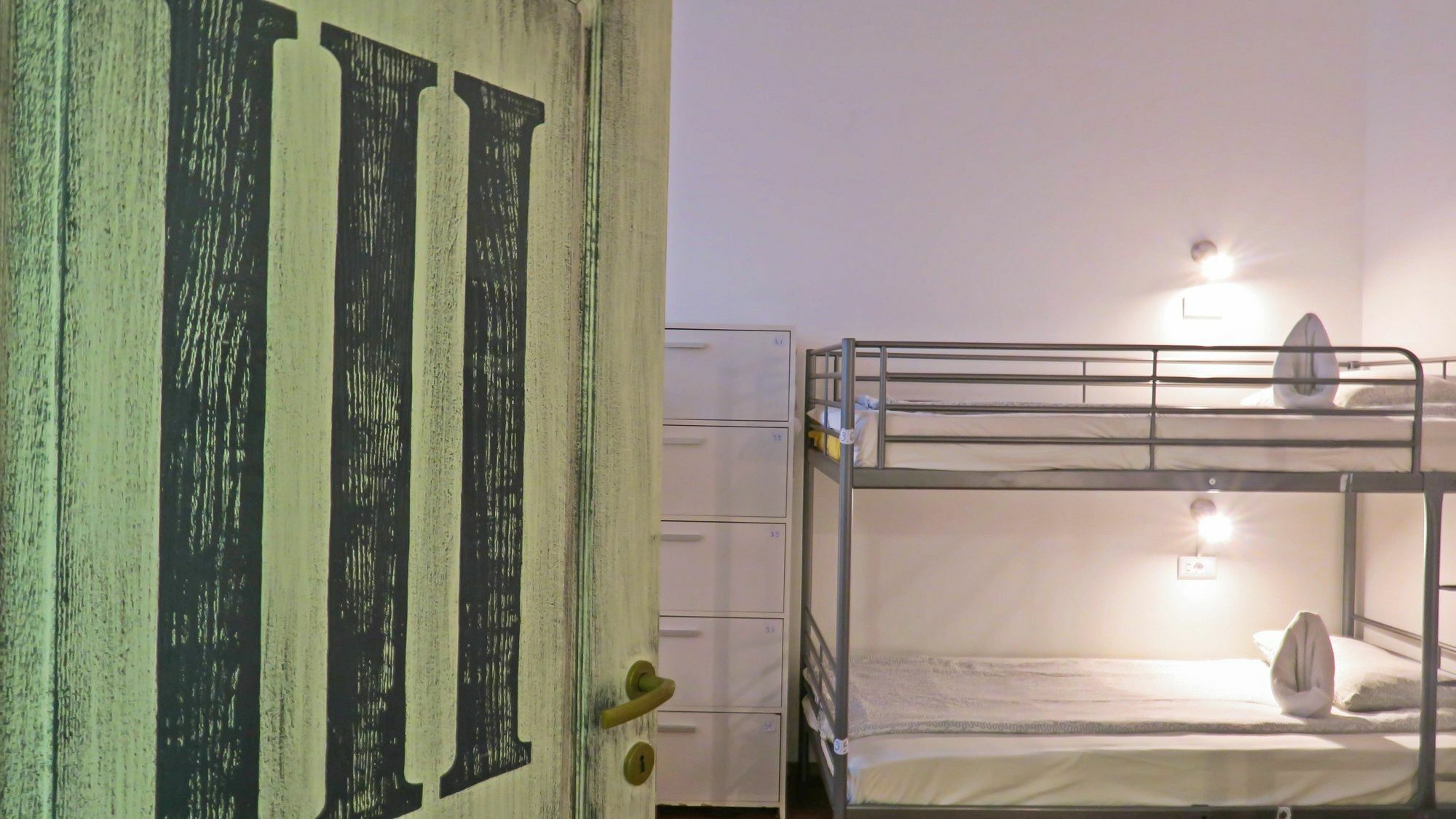 The Evil Clown Hostel براشوف المظهر الخارجي الصورة
